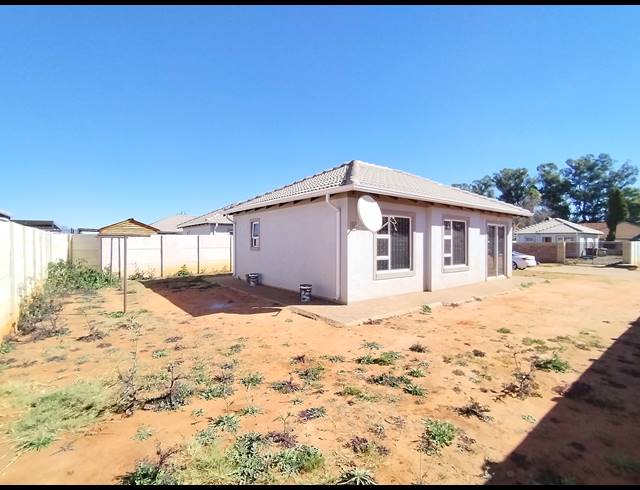 3 BEDROOM FREESTANDING TO LET IN BRENTHURST